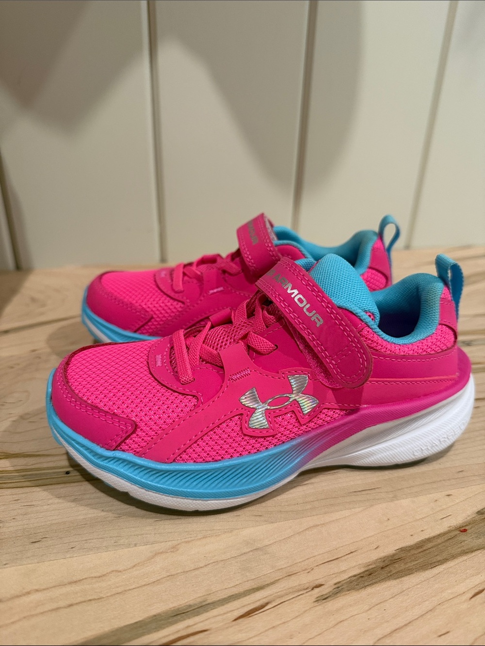 Under Armour Kids Pink and Blue Hook-and-Loop Athletic Sneakers